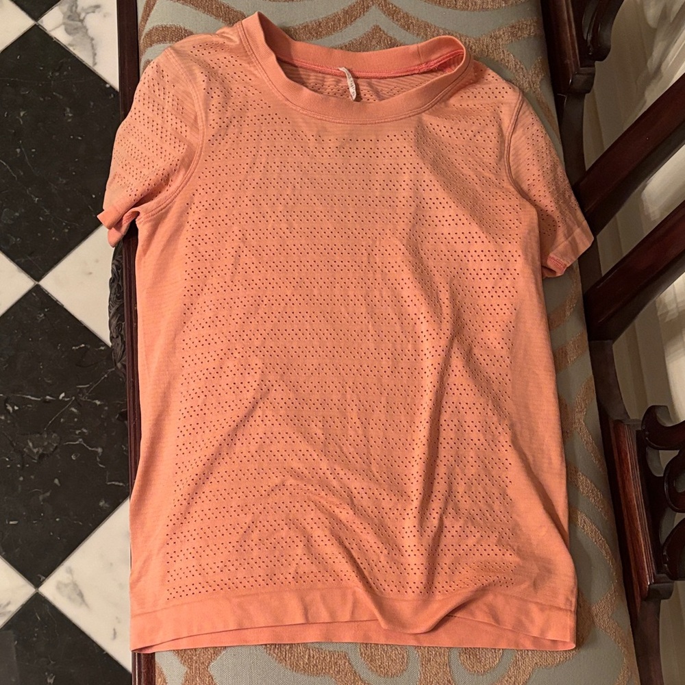 Lululemon coral short sleeve top size 4